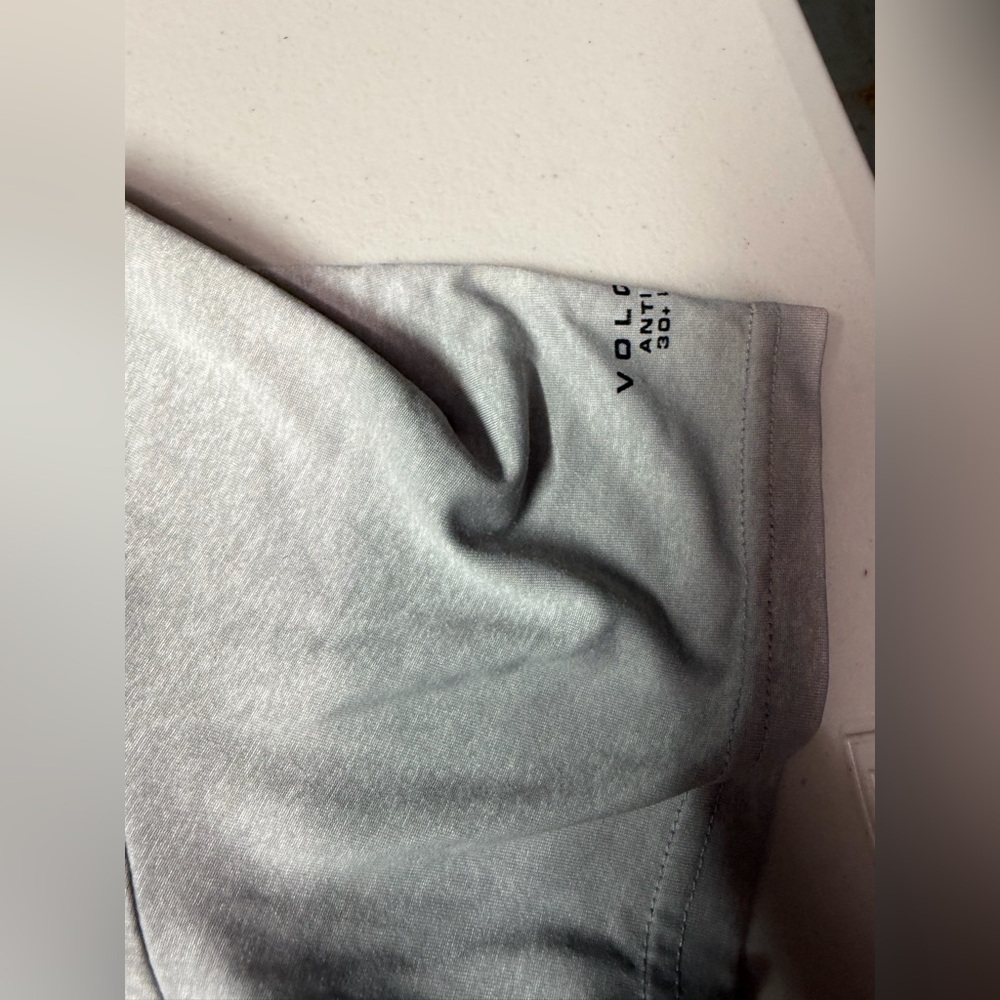 Volcom Rashguard - Picture 3 of 4